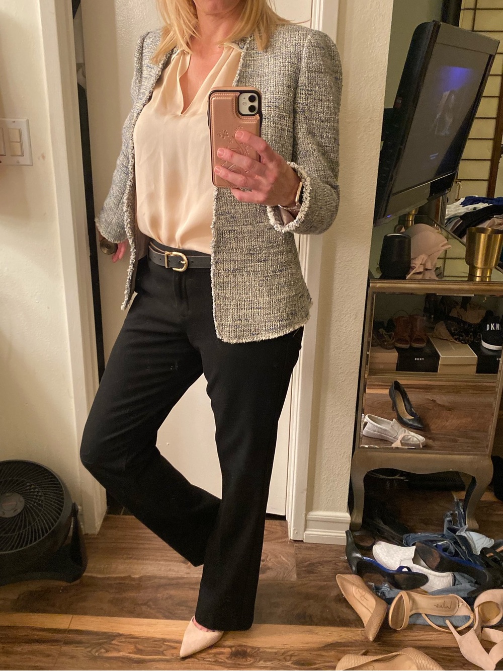 Celebrity- and TV-Worn Rebecca Taylor Beaded-Collar Sleeveless Blush Blouse - Picture 3 of 16